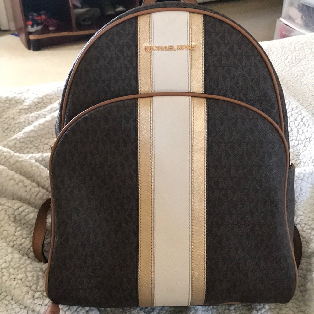 Micheal kors bookbag